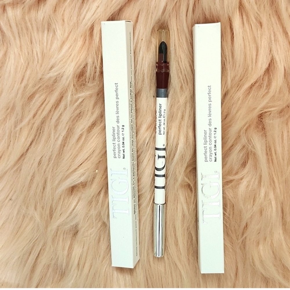 BNIB TIGI Lipliner ‘Couture’ Colour Matte long lasting lipliner